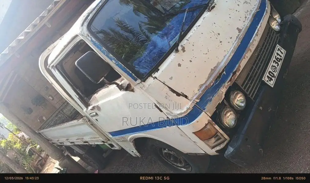 Nissan 1984