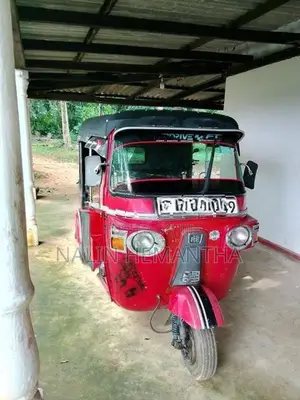 Bajaj RE 175 2011