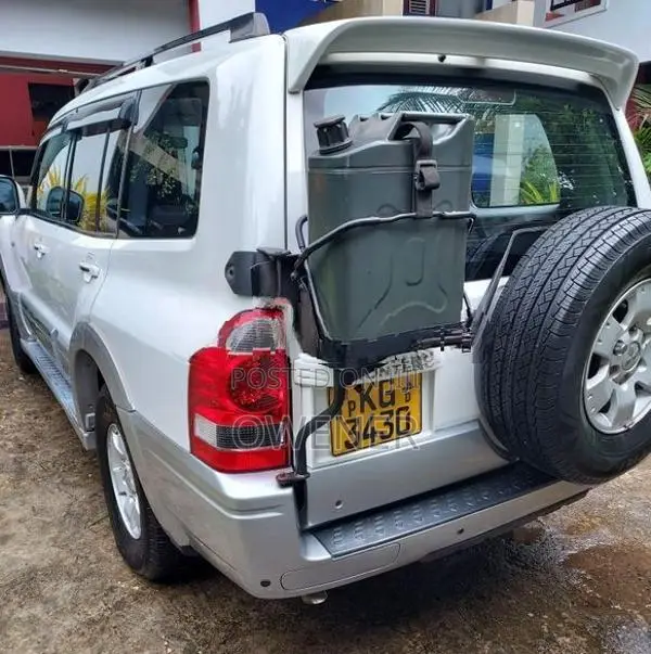 Mitsubishi Montero V76 2006