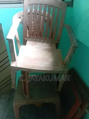 plastic chair's