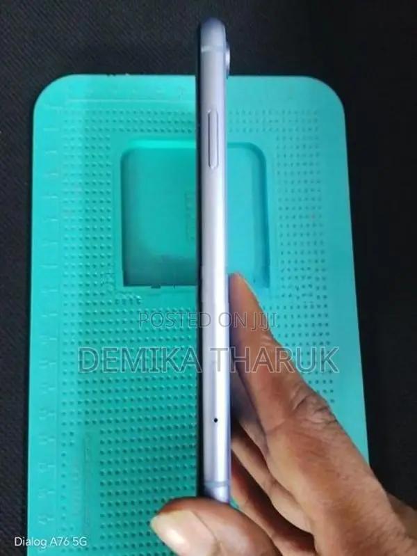 Apple iPhone XR (Used)