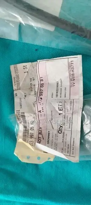 A2039970581 Genuine Mercedes-Benz OEM Grommet