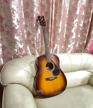Yamaha F310 TB Japanese Accoustics Box Guitar
