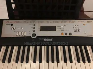 Yamaha PSR- E203 Organ Keyboard