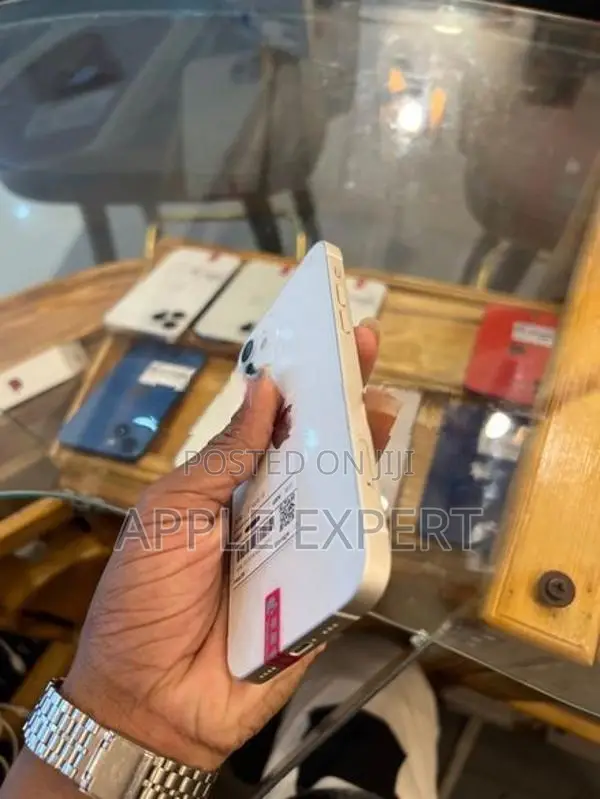 Apple iPhone 12 (Used)