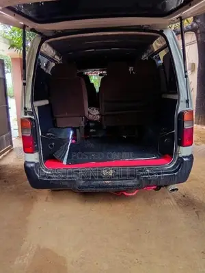 Toyota Hiace LH103 1995