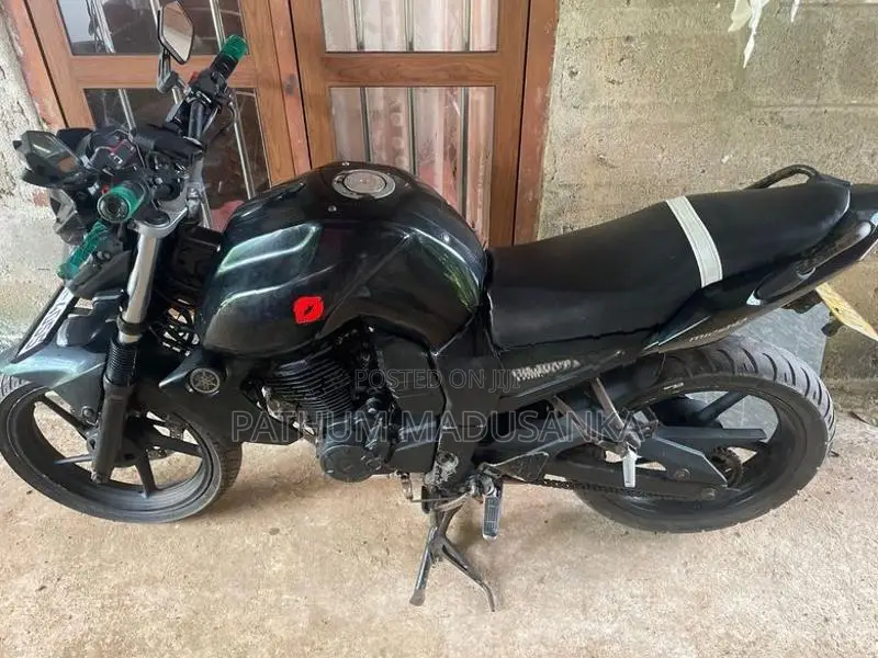 Yamaha FZS V1 2011