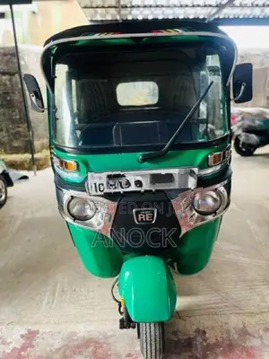 Bajaj RE 2018
