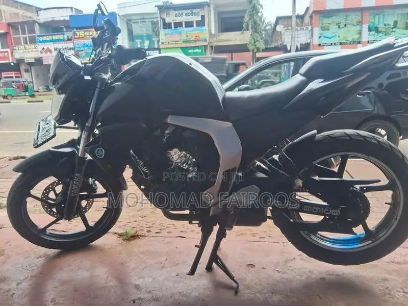 Yamaha FZ S 2016
