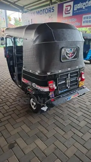 Bajaj RE 4 Stroke 2016