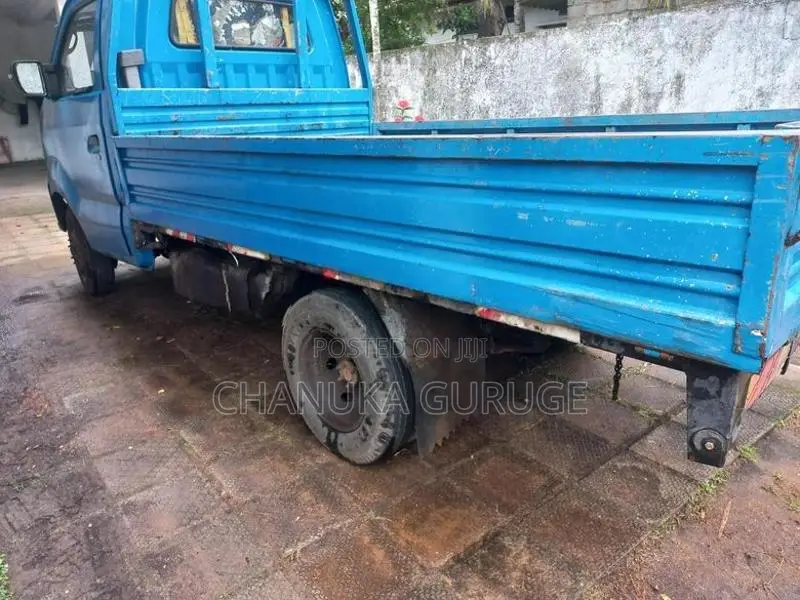 Micro Loader 717 2014