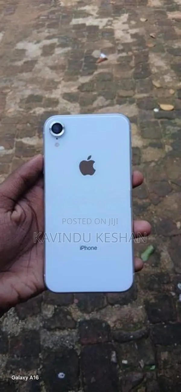 Apple iPhone XR (Used)