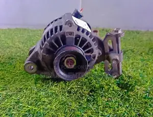 Toyota Vitz SCP90 Alternator