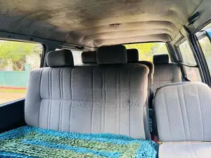 Nissan Largo 1988