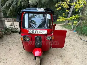 Bajaj RE 2000
