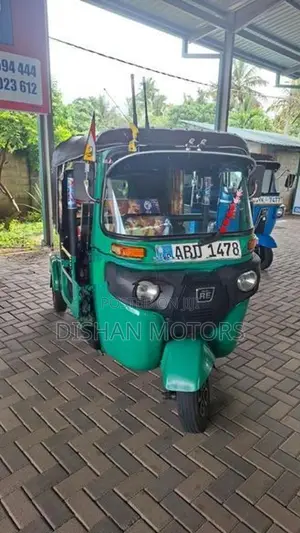 Bajaj RE 4 Stroke 2015