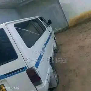 Nissan Vanette 1985