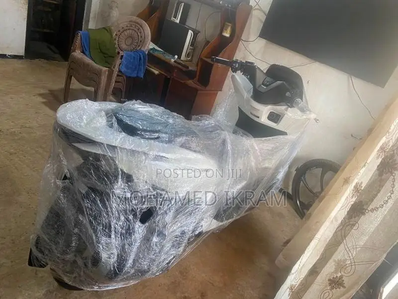 Honda PCX160 2025