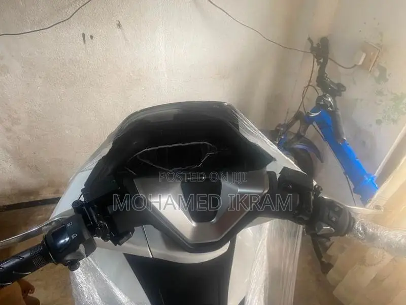 Honda PCX160 2025