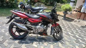 Bajaj Pulsar 150 2015