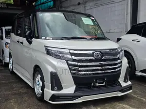 Toyota Roomy Custom GT 2024