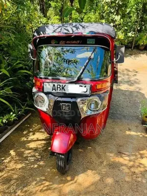 Bajaj RE 2016