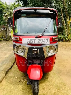 Bajaj RE 2019