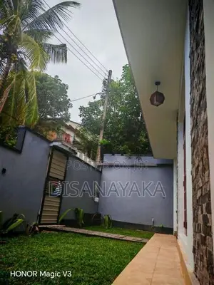 luxury House for sale in angoda Ds 10457
