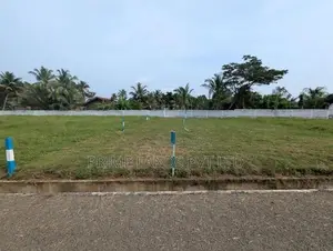 දඹුලු පාරට මුහුණලා බිම් කොටසක්