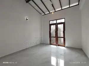 Modern House for Sale in Athurugiriya