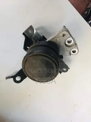 Toyota Vitz KSP90 Engine Mount