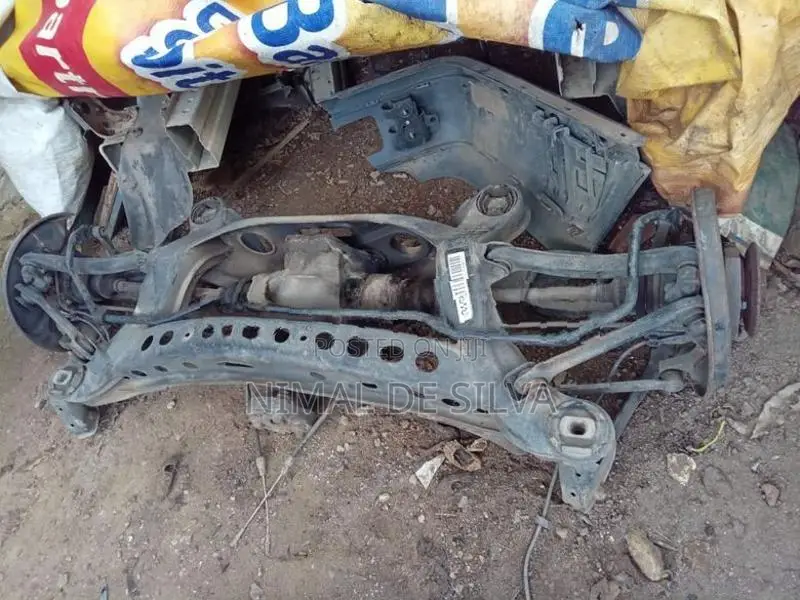 Benz W124 W210 W202 Rear difaranshall Axle frame with rubber mount arm