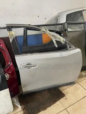 Nissan X-Trail T32 Door Panel