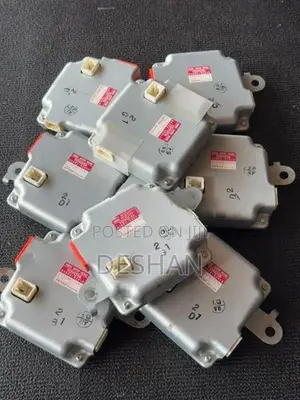 Toyota Aqua Hybrid Battery ecu (Voltage Sensor)