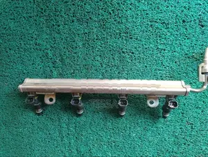Nissan Bluebird G11 Injector Rail