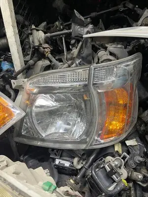 Nissan Caravan E25 Headlight
