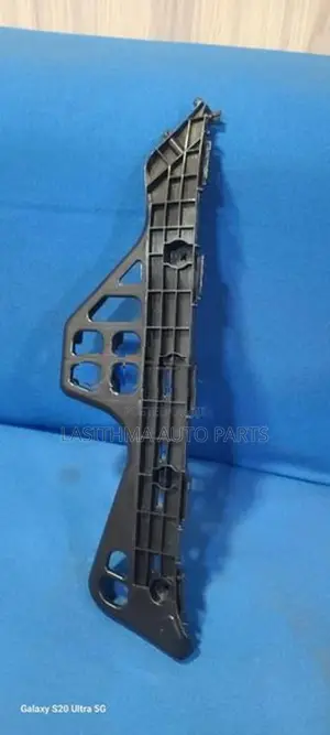 Prius 40 Alpha Front Bumper Retainer