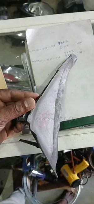 BMW Wiper Panel End Cover