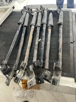 Mitsubishi Montero V98 Dickey Shock