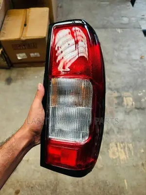 Nissan D 22 Tail Lamp