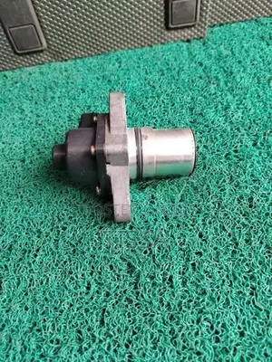 Nissan Bluebird G11 EGR Valve