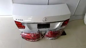 Mercedes Benz E200 W212 Dickey Door