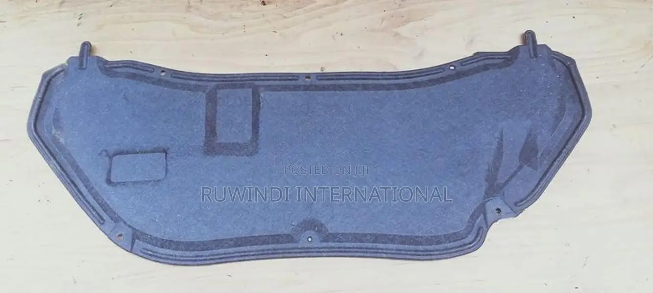 MAZDA DEMIO DE3FS BONNET PAD / INSULATION