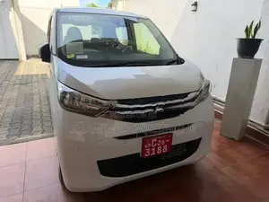 Mitsubishi eK Wagon 2025