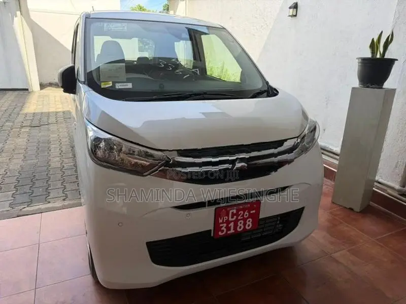 Mitsubishi eK Wagon 2025