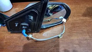 Toyota Yaris side mirror (KSP210)