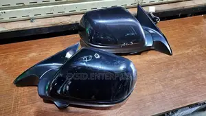 Honda vezel side mirror (RU3)