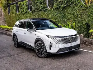 Peugeot 5008 Premium GT Hybrid 2025