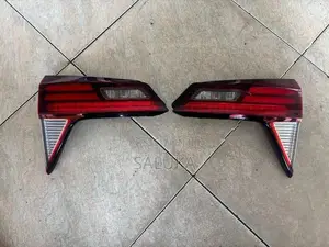 Honda RU3 Vezel Dicky Garnish Light