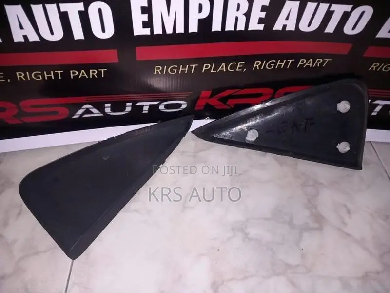 Nissan Leaf AEZ0 Fender finisher